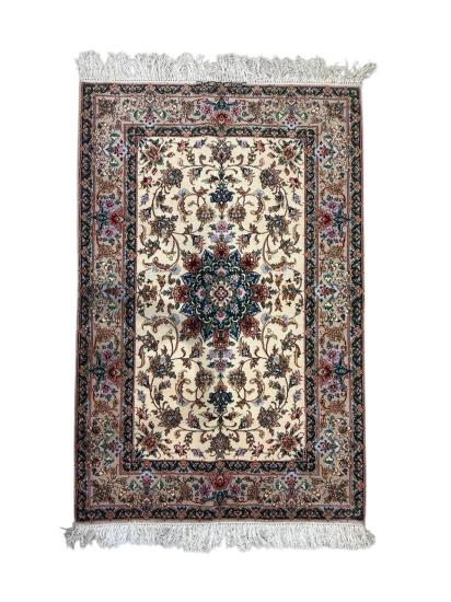 İran’ın El Dokuma İsfahan Halısı (98 x 150) cm