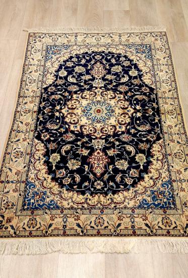 Persian Handmade carpet Size: (141 x 99 cm)