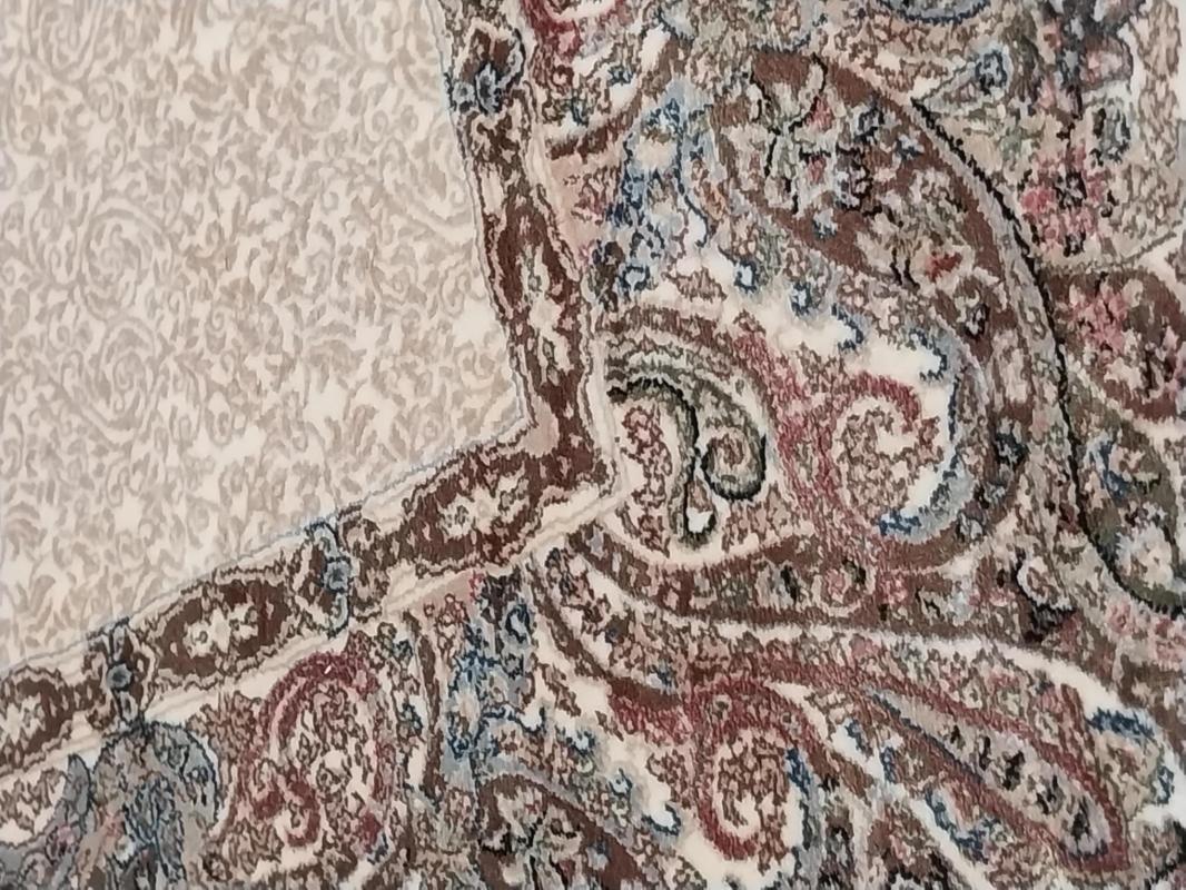  Machine Made Carpet Size: (300 x 80) cm