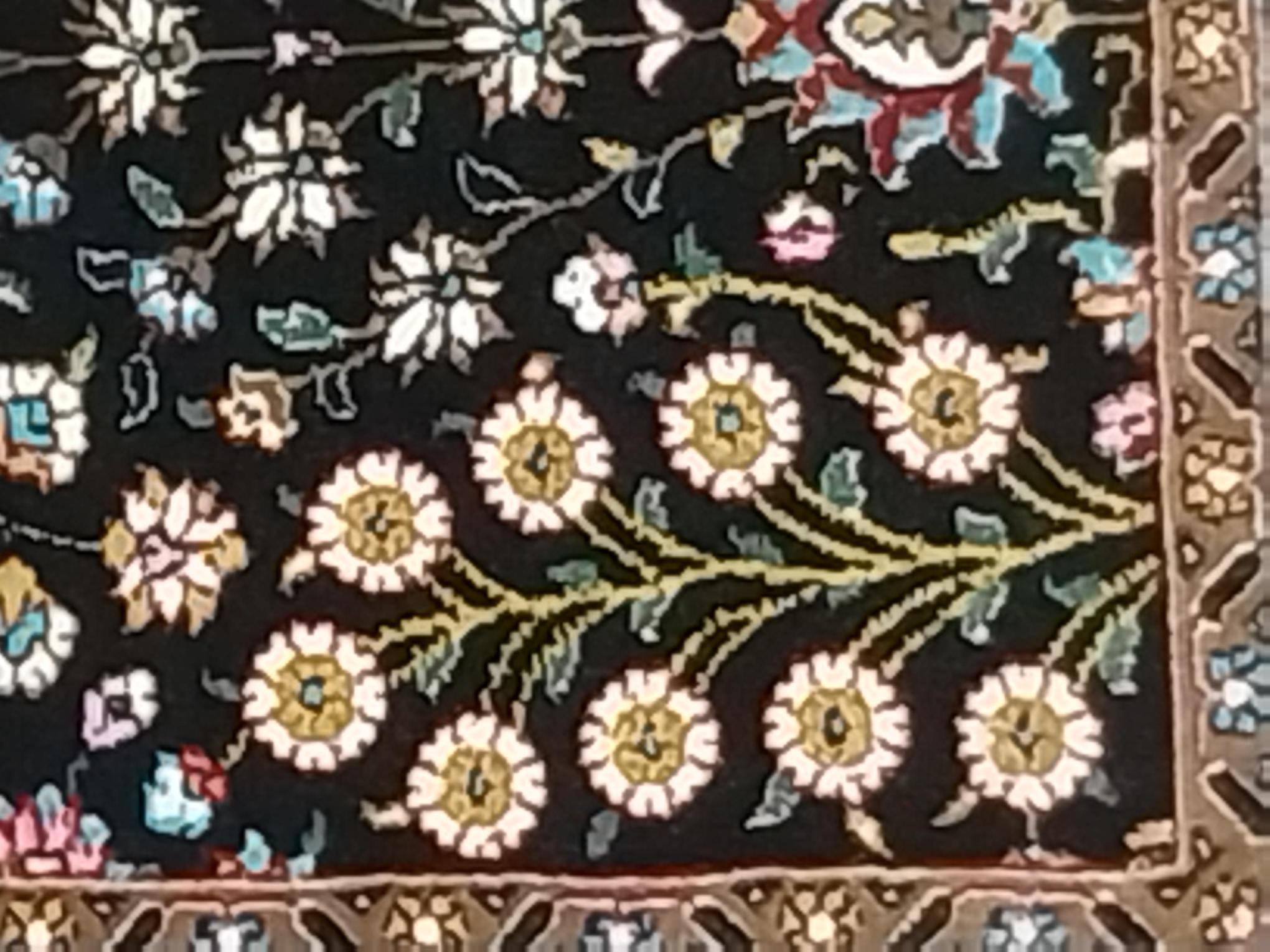 Machine Made Carpet Size: (87 x 300) cm