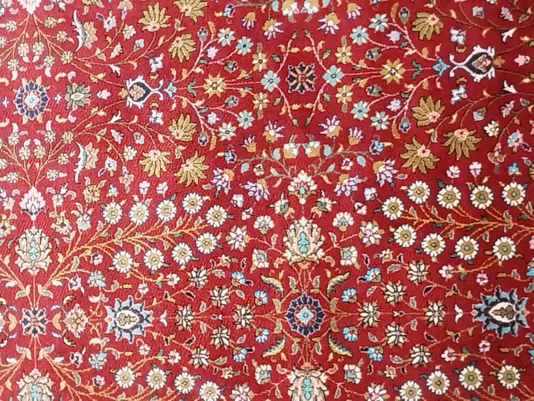  Machine Made Carpet Size: (300 x 80) cm