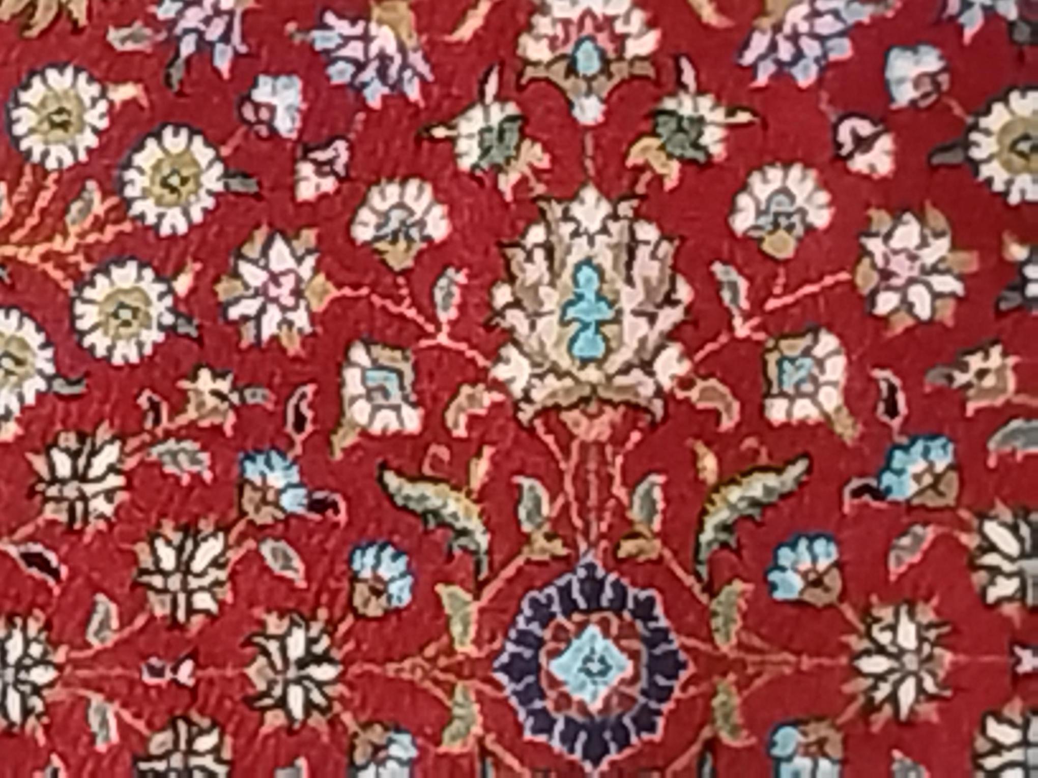  Machine Made Carpet Size: (300 x 80) cm