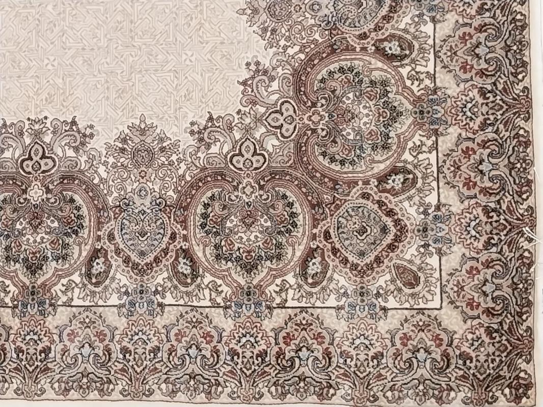  Machine Made Carpet Size: (80 x 300) cm