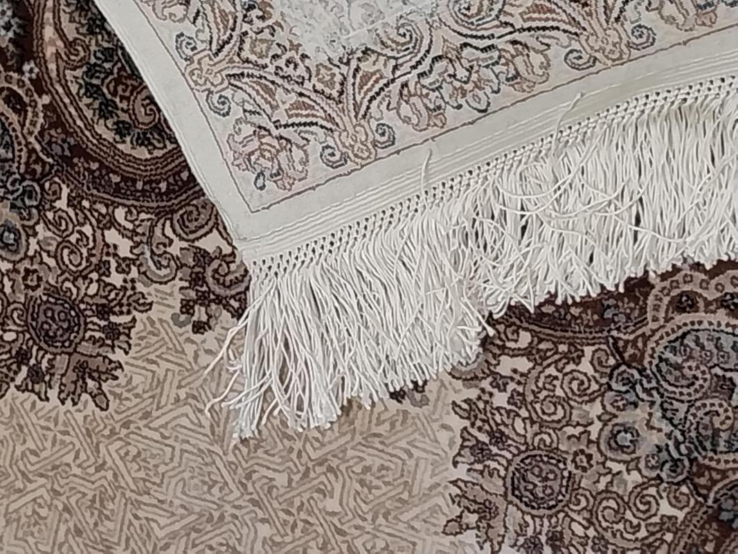  Machine Made Carpet Size: (80 x 300) cm