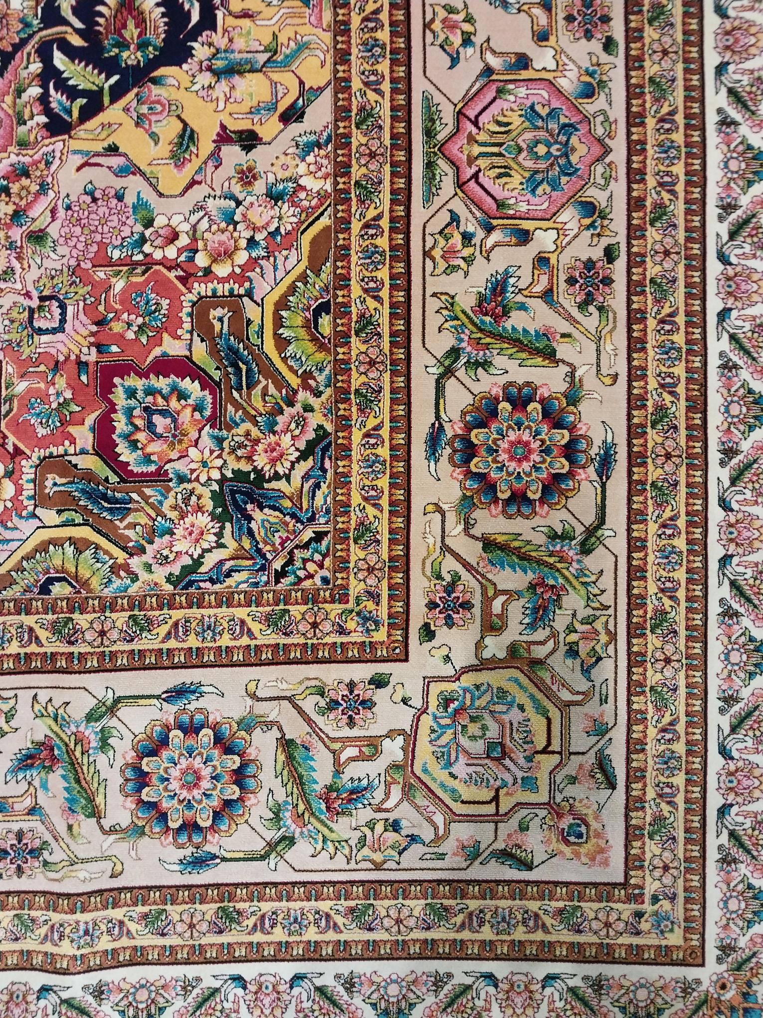 Modal%20İpek%20Makina%20Halı%20Ebat:%20(200%20x%20300) cm