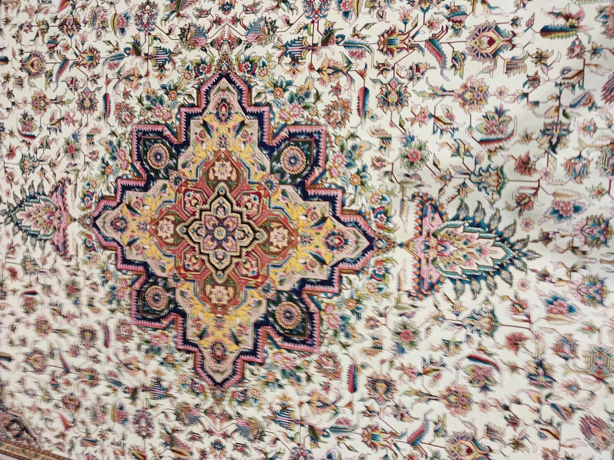 Modal%20İpek%20Makina%20Halı%20Ebat:%20(200%20x%20300) cm