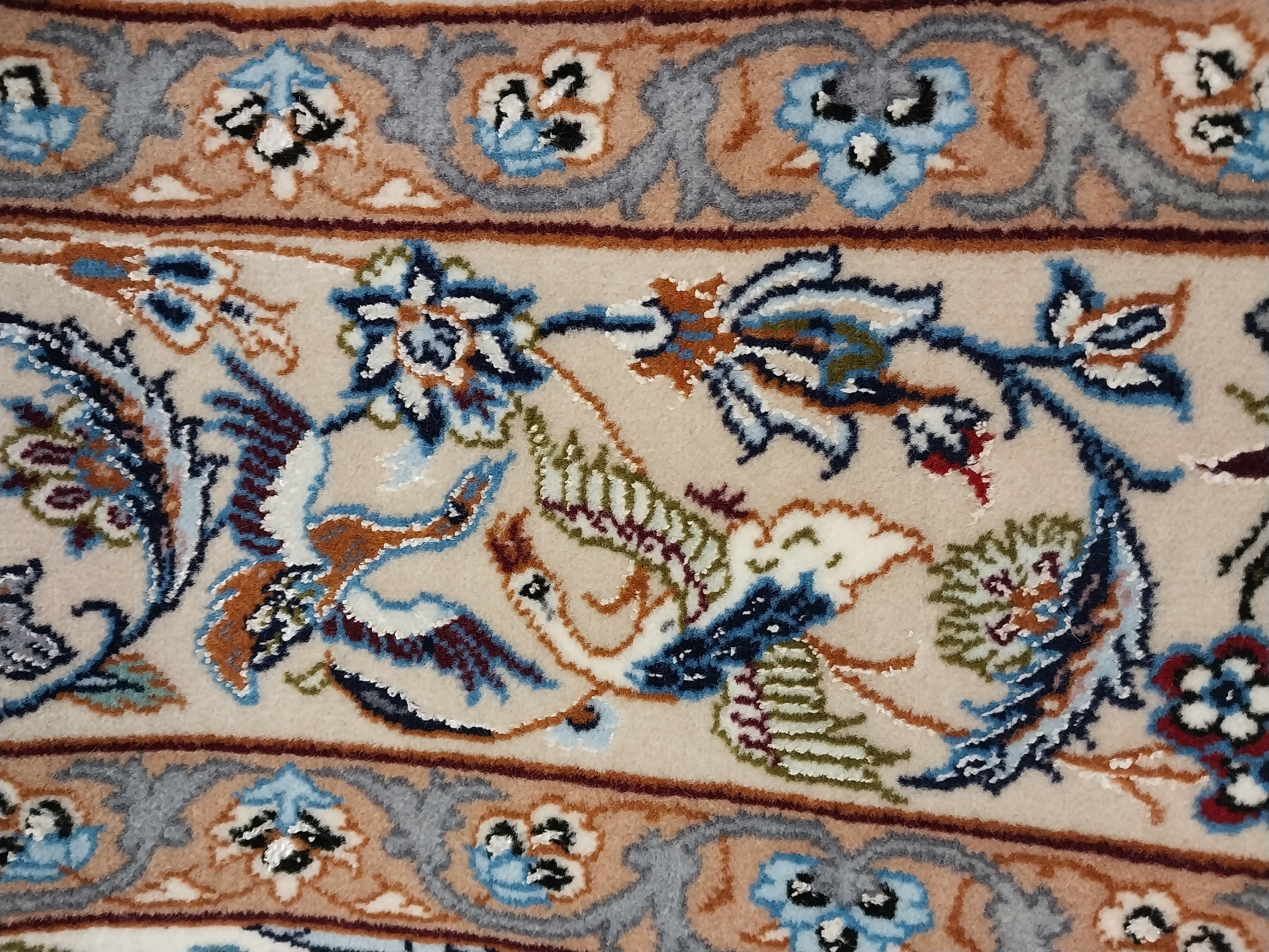 İran’ın%20El%20Dokuma%20İsfahan%20Halısı%20(125%20x%20203)%20cm